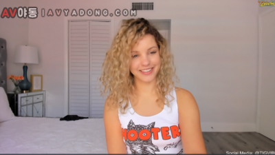 지금 채터 하는 사람중 제일 이쁜거 같네요