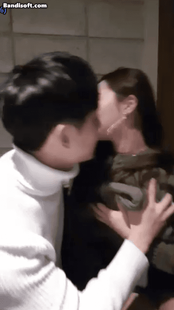 16636475979687.gif