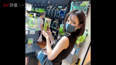 산부인과에 근무하는 압도적으로 음란한 미인 간호사와의 휴일 데이트