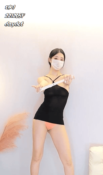 16704915180125.gif
