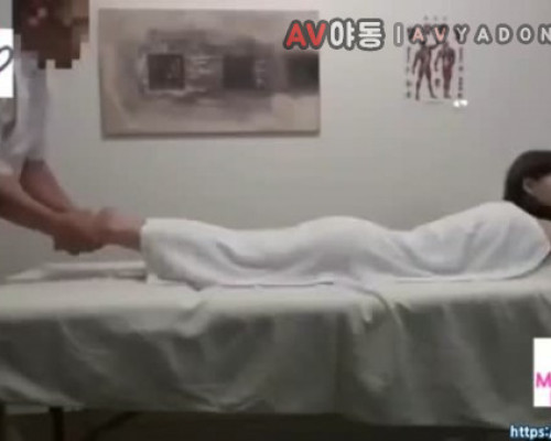 [일본야동] 여성전용 퇴폐마사지에서 오일 보지마사지와 애널 후장 마사지 받고 질질 보짓물 싸는년